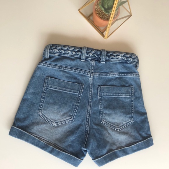 H&M high waisted denim shorts - Picture 4 of 5